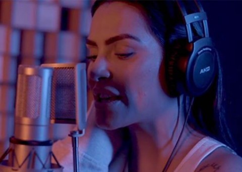 Cleo Pires se lança como cantora e divulga primeiro trabalho musical; Ouça