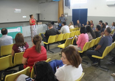 Gestores de escola conhecem o Programa e Pesquisa de Clima Organizacional