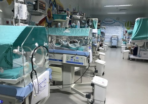 Maternidade Balbina Mestrinho amplia leitos para bebês prematuros após recuperação de estrutura