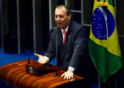 Omar Aziz cobra Petrobras por não explorar mina de potássio no Amazonas