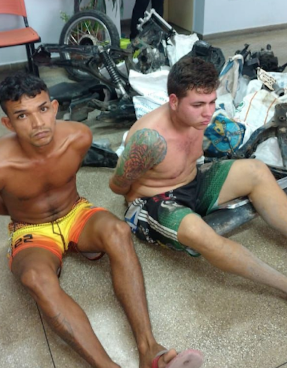 Dupla suspeita de desmanches é presa com motos roubadas em Manaus
