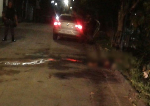  Homem tenta fugir, mas é perseguido e assassinado por suspeitos em Manaus