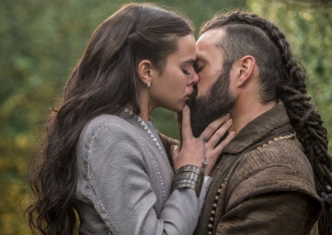 Galã português par de Bruna Marquezine é dispensado de ‘Deus Salve o Rei’