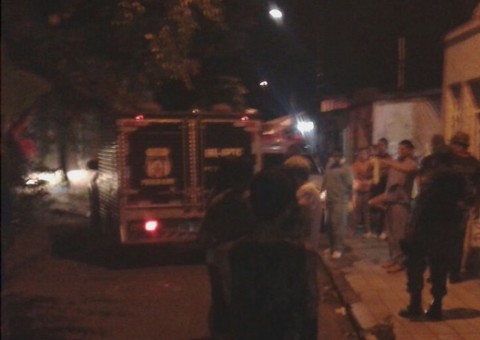 Em decomposição, corpo de homem é encontrado dentro de casa em Manaus