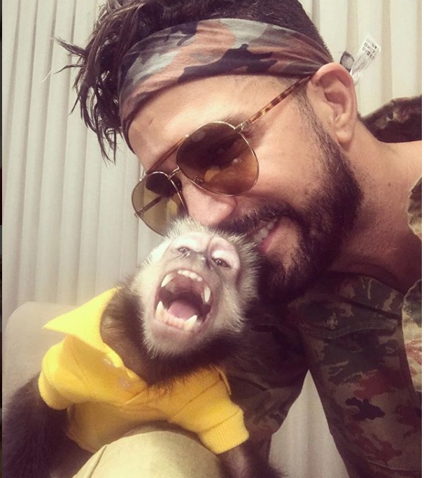 Latino posta vídeo em homenagem a Twelves: 'te amo, meu filho'