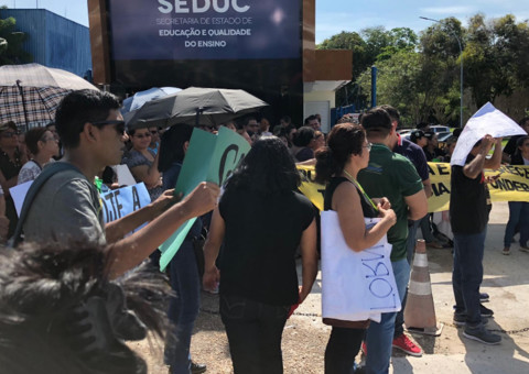 Professores decidem manter greve geral programada para esta quinta-feira