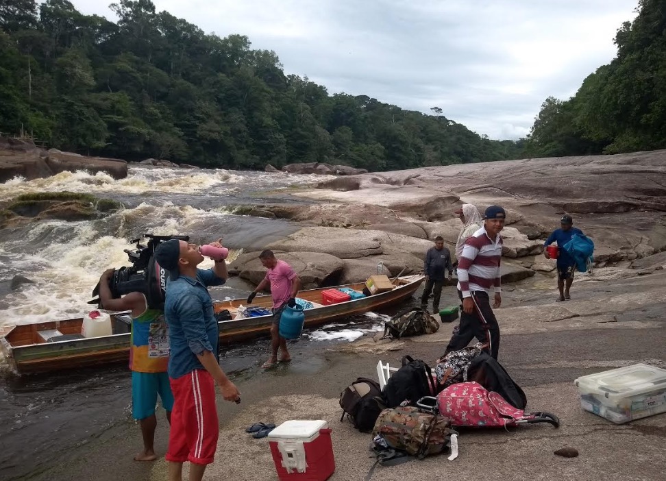 Técnicos da Defesa Civil do Amazonas avaliam estiagem em São Gabriel da Cachoeira