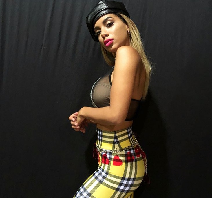 Anitta surpreende e vai gravar novo clipe de funk durante festa de aniversário