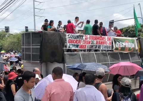 Para atrair professores ASPROM faz sorteio de ovo de páscoa em protesto