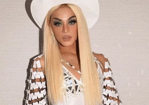 Pabllo Vittar apresenta novo namorado e se declara