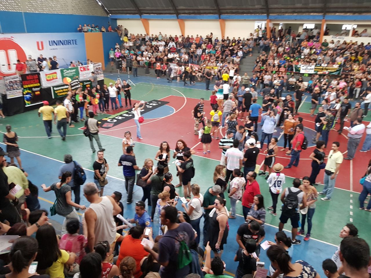 Governo se pronuncia sobre greve dos professores e reforça disposição para negociar