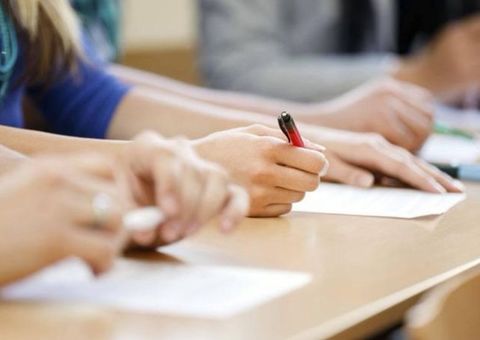 Concurso para vagas em hospitais universitários oferece salários de até R$ 8 mil