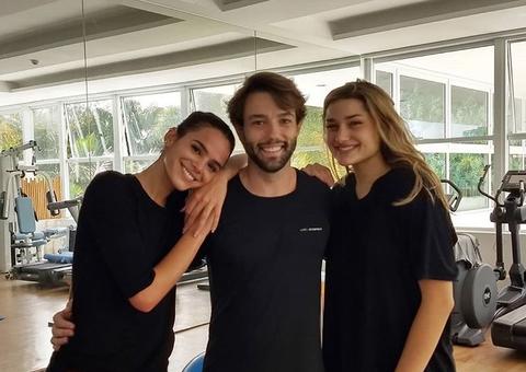 Neymar acompanha Bruna Marquezine em treino com personal 