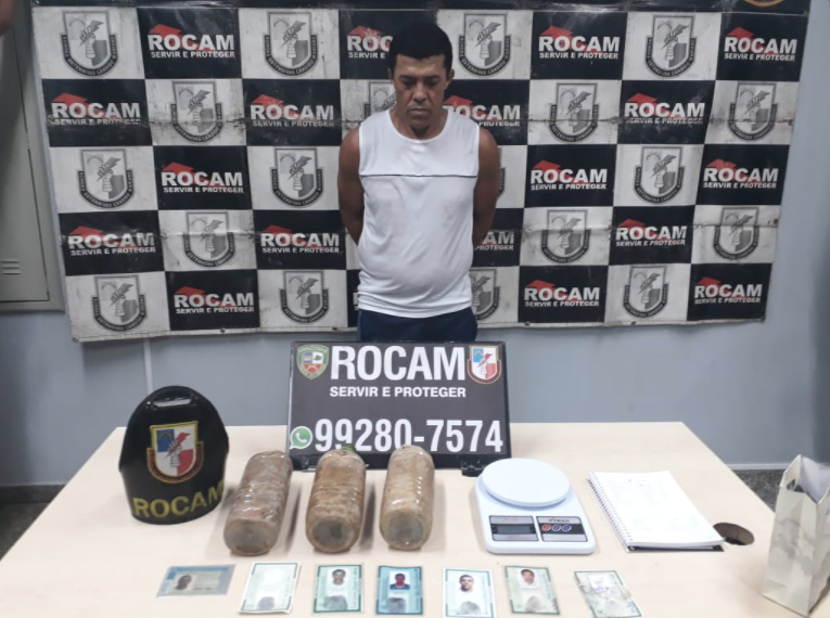 Perseguido por policiais, homem bate carro em muro e é preso em Manaus