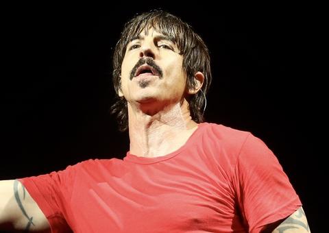  Fugindo do óbvio, Red Hot Chili Peppers encerra primeiro dia de surpresas no Lollapalooza