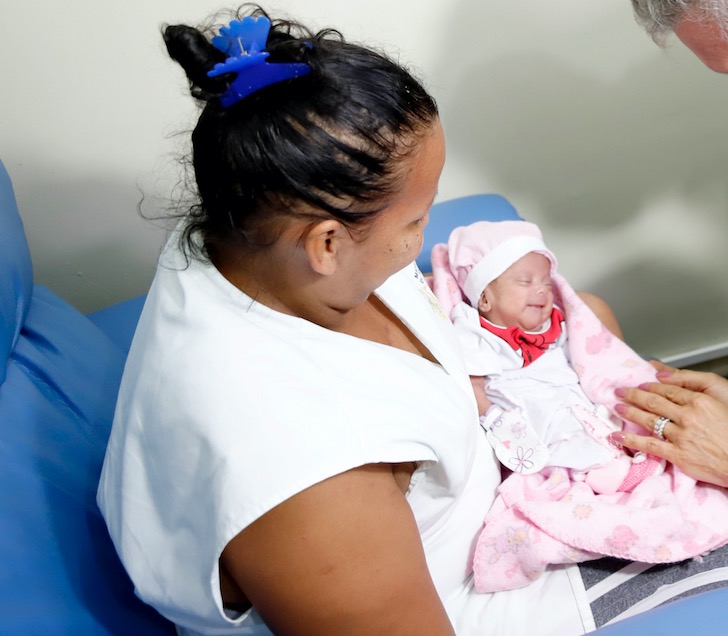 Menor bebê prematuro do Estado nasceu na Maternidade Moura Tapajóz