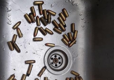 Polícia encontra pacote com munições no CDPM