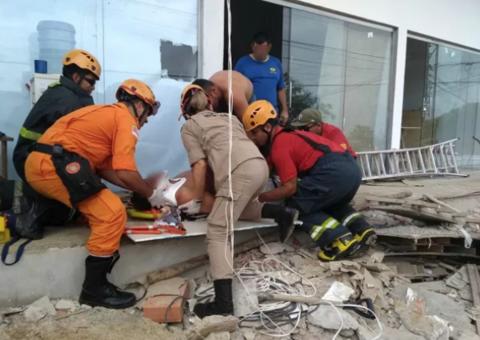 Obra desaba e viga cai em cima de trabalhador em Manaus