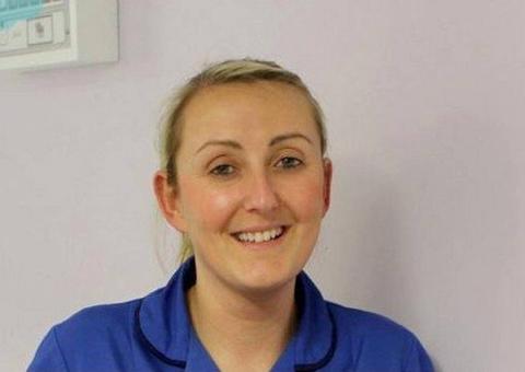 Parteira de famoso reality revela a paciente que fez sexo com marido dela