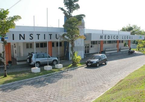 Bandidos invadem casa e matam homem na frente da família em Manaus