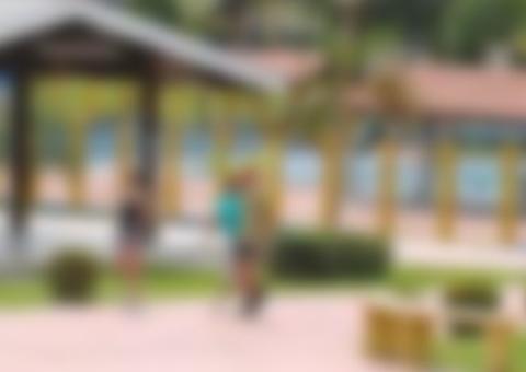 Suspeito de assalto é baleado após trocar tiros com a polícia em feirão no CSU do Parque 10