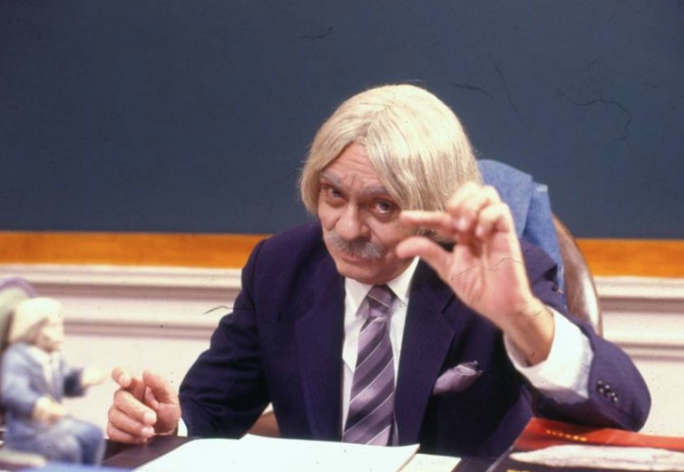 Filho de Chico Anysio é retirado de testamento e família briga por partilha de bens