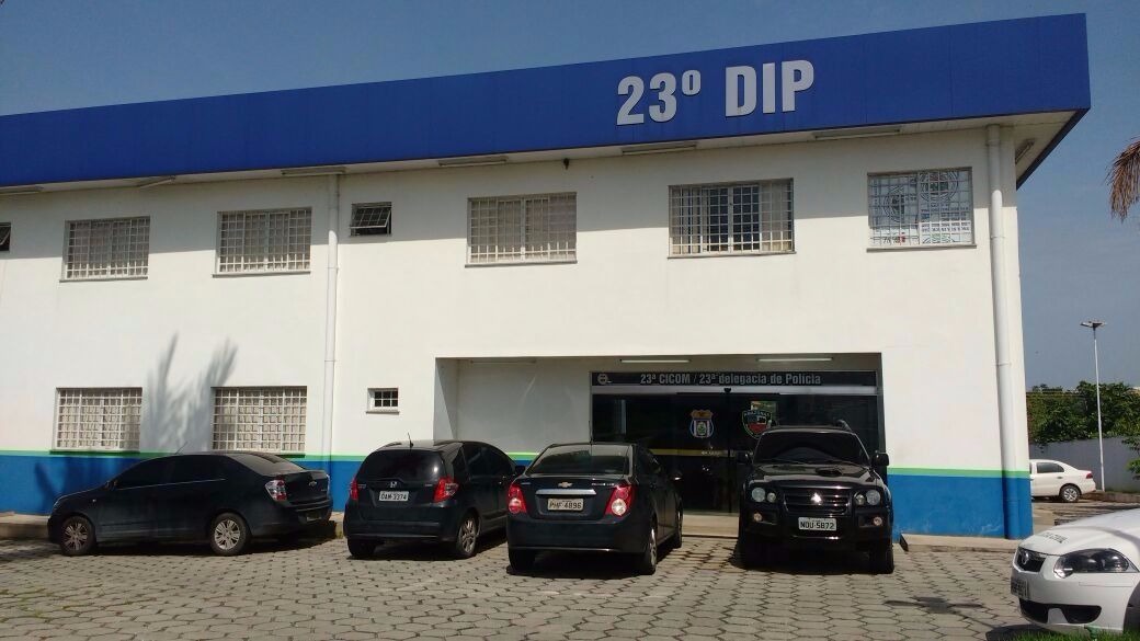 Suspeito de assalto é baleado após tentar esfaquear policial durante fuga em Manaus