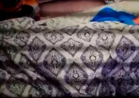 BBB18: Após suposta masturbação, Paula e Breno voltam a movimentar edredom 