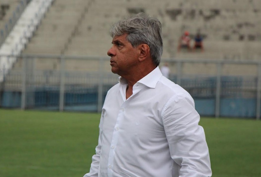 Arthur Bernardes não é mais técnico do Naça  