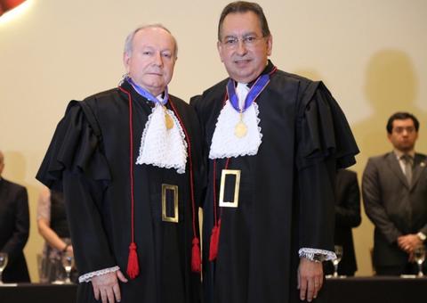 Yedo Simões é aclamado presidente do TJAM e João Simões eleito presidente do TRE