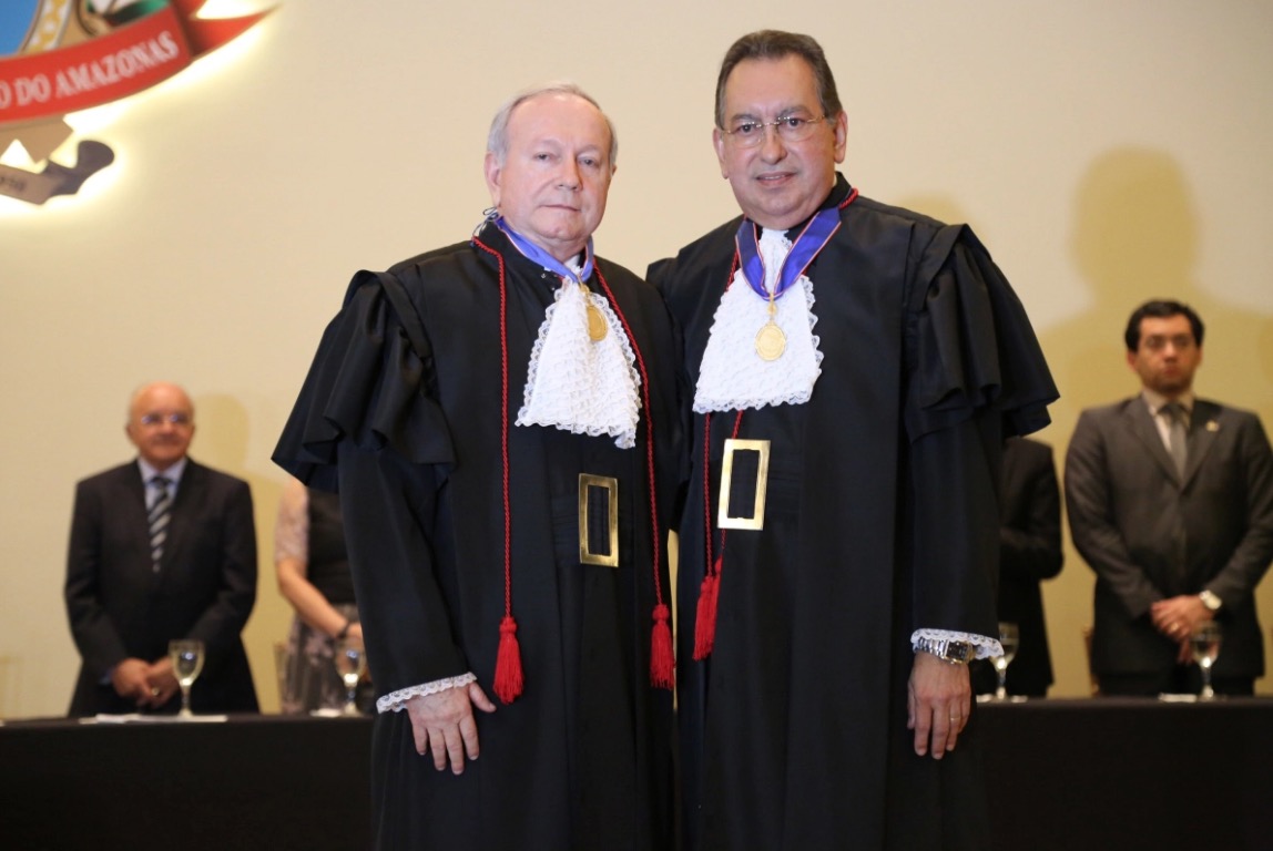 Yedo Simões é aclamado presidente do TJAM e João Simões eleito presidente do TRE