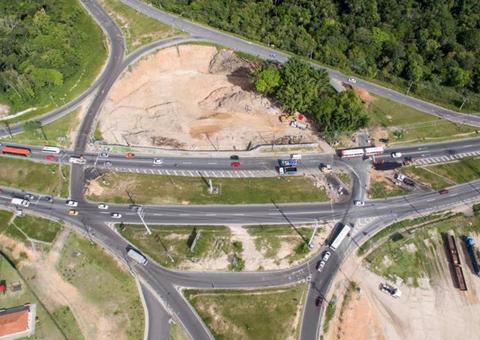 Rotatória é interditada para construção de trevo e altera trânsito em Manaus