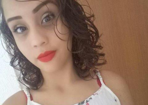 Mãe faz apelo para encontrar filha desaparecida em Manaus