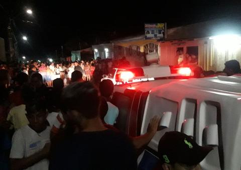 Homem é executado a tiros dentro de carro em Manaus