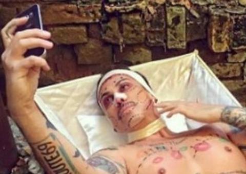 Após fazer cirurgia plástica, homem fica com ereção permanente