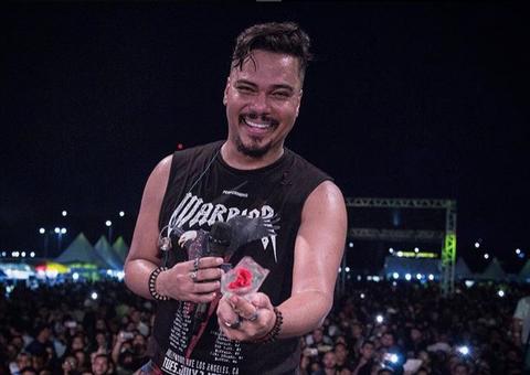 Vocalista do Sorriso Maroto é afastado da banda ao descobrir problema no coração