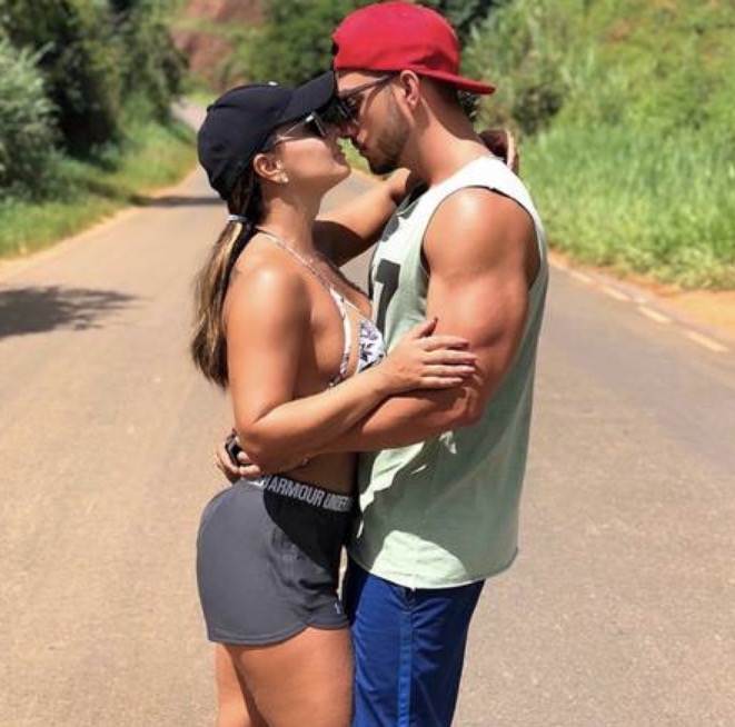 Três dias após assumir namoro, novinho faz jura de amor eterno para Vivi Araújo