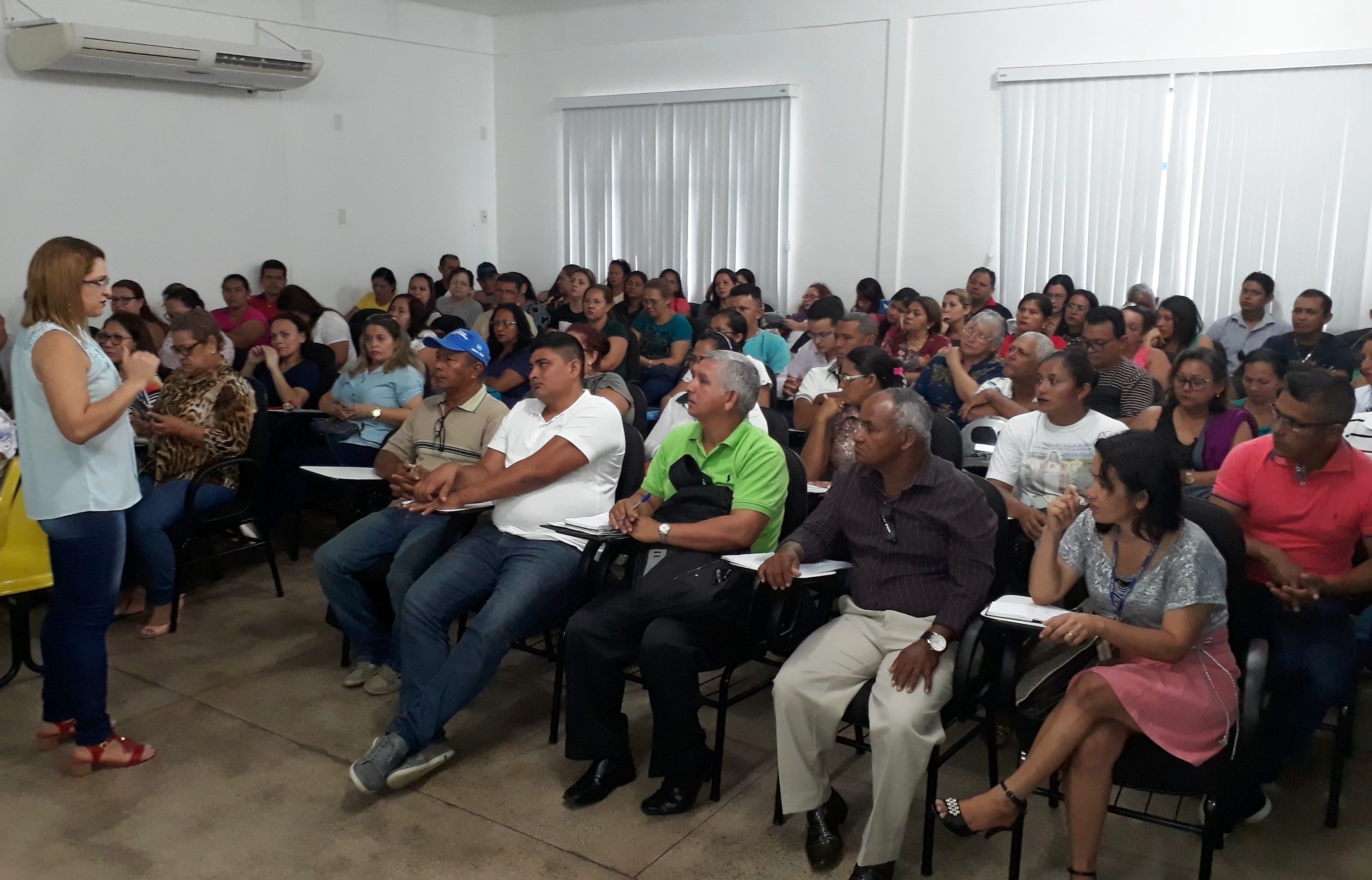 Profissionais recebem atualizações de novas estratégias de combate ao sarampo em Manaus