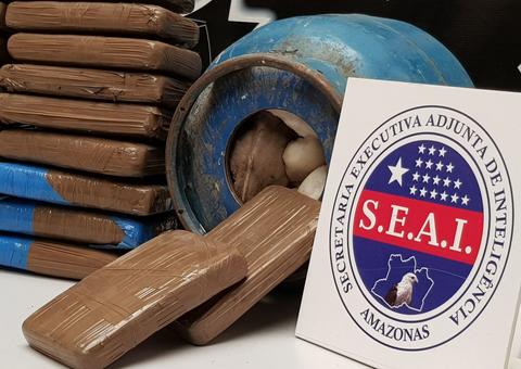 Dupla é presa em flagrante escondendo R$1,5 milhão em drogas em Manaus