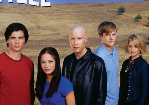Atrizes de Smallville podem ser presas por recrutar mulheres para culto de escravidão sexual