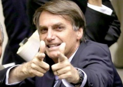 'Arma é garantia de nossa liberdade', defende Bolsonaro
