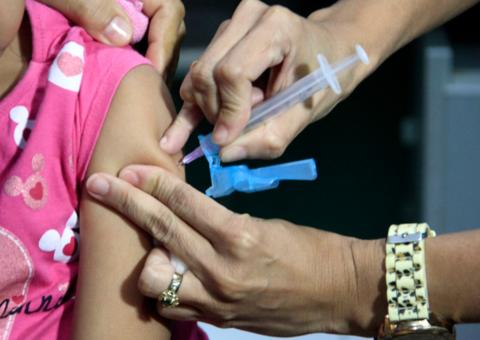 Mais de seis mil pessoas foram vacinadas nas UBSs nesta quinta-feira em Manaus