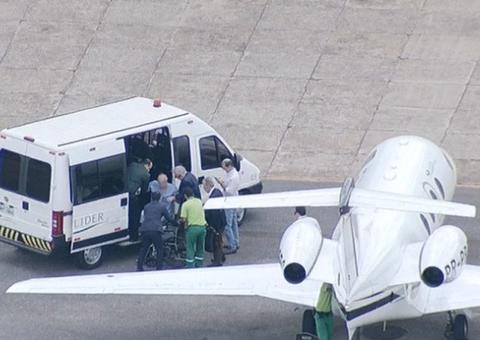 Paulo Maluf recebe alta e volta de jatinho para sua mansão onde ficará preso