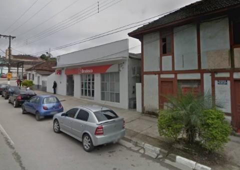 Quadrilhas aproveitam feriado e explodem agências em duas cidades do interior