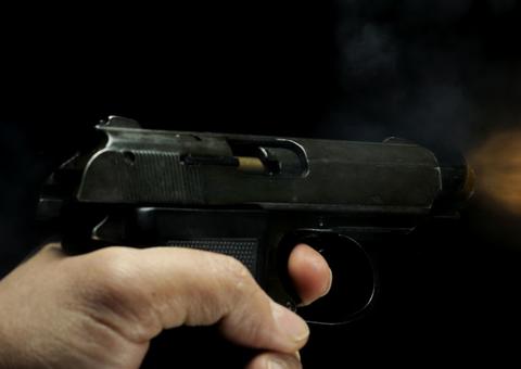 Pai reage a assalto e bandidos matam filha de 2 anos com tiro na cabeça