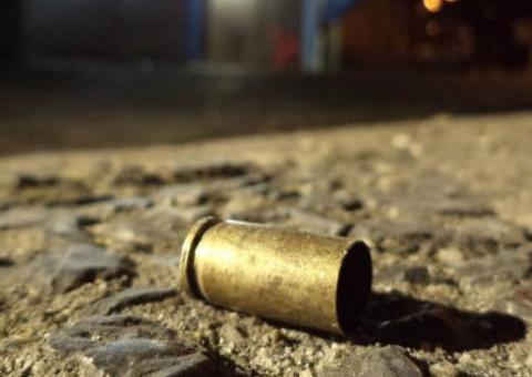 Dentro de lanche, homem é assassinado com 4 tiros em Manaus