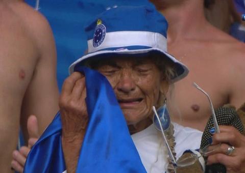 Atlético-MG atropela com 3 gols no 1º tempo, bate Cruzeiro e vê título mais perto