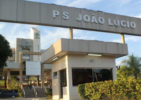 Homem tenta matar irmão com chave de fenda nas costas durante briga em Manaus