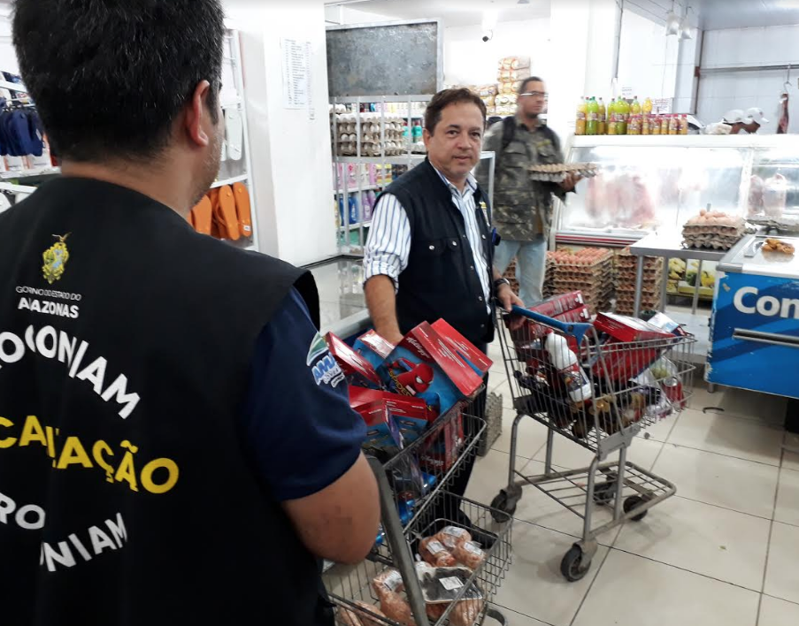 Fiscalização apreende mais de 50 produtos vencidos em supermercado no Amazonas