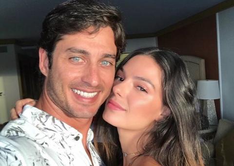 Isis Valverde é pedida em casamento por modelo bonitão